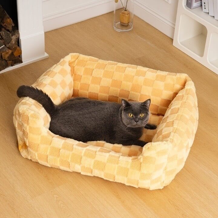 Tufted Comfty Square Checkered Dog & Cat Bed