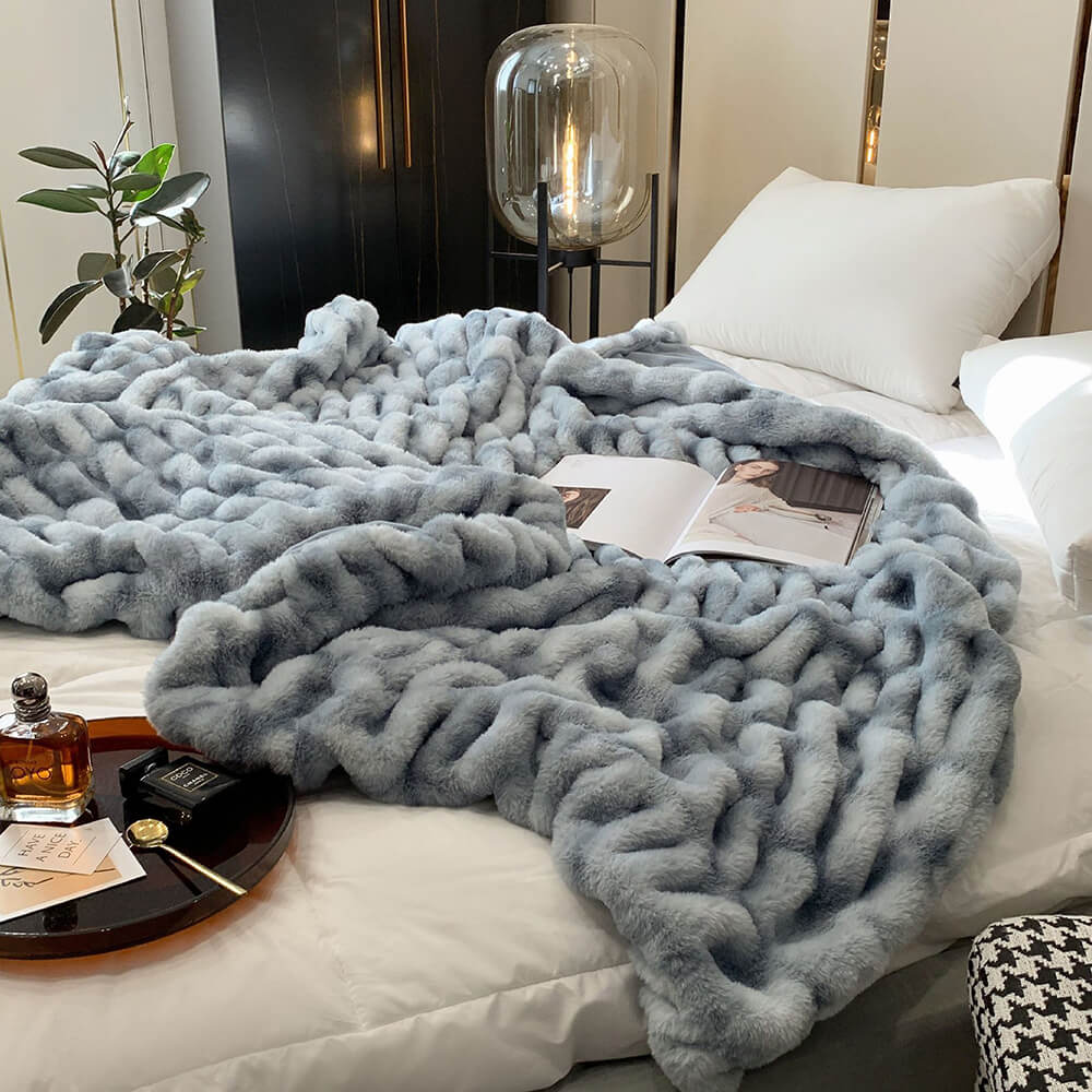 AyipetsStore_SuperSoftFauxFurVelvetPetThrowBlanket6