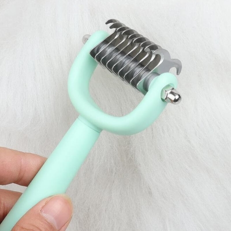 GroomingBrush